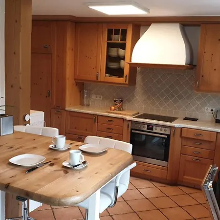 Homestay szállás Kaminwohnung Mit 24Qm Suedterrasse Naehe Zugspitze / Eibsee *